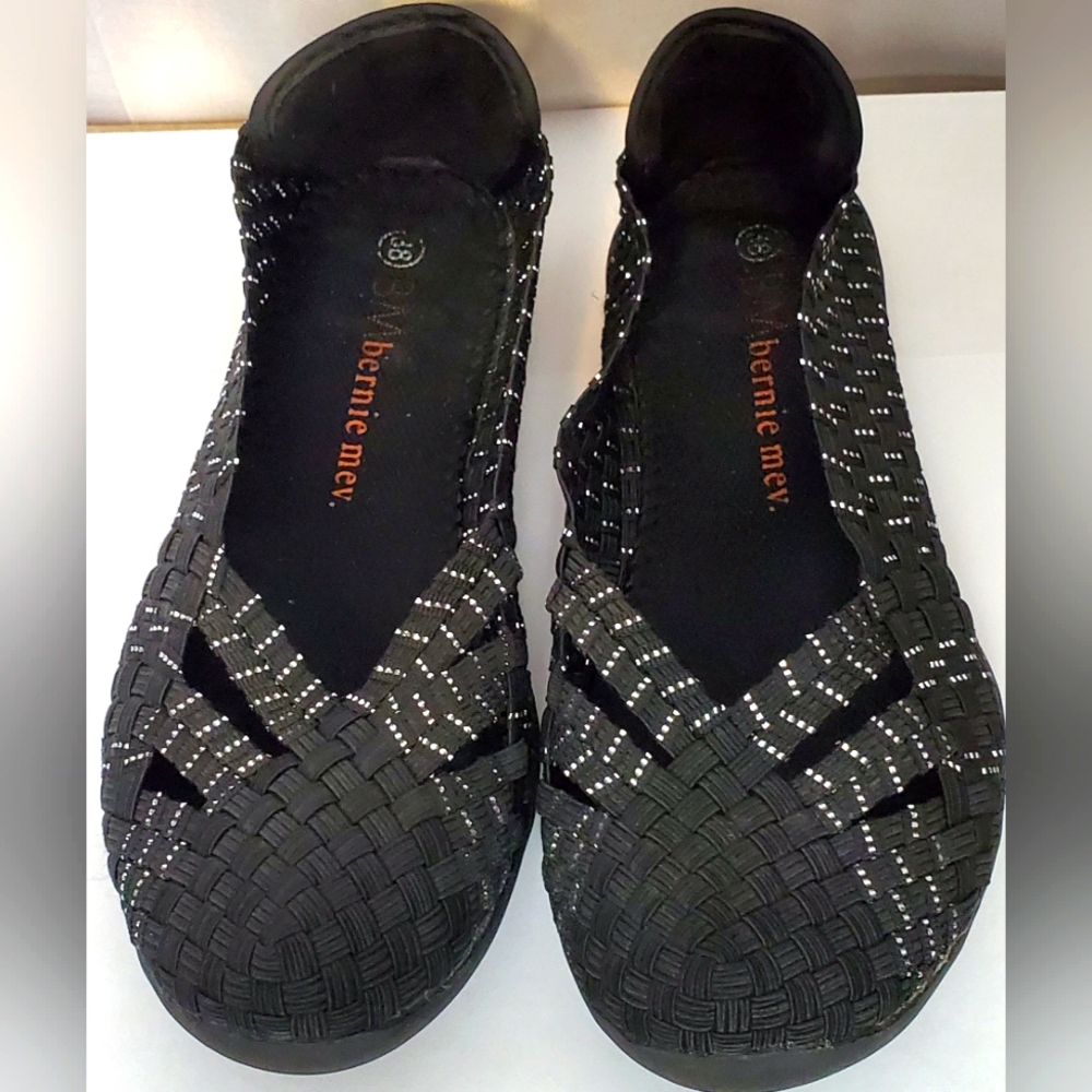Bernie Mev Black and Silver Flat Size 38